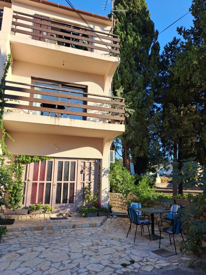 Apartmani Svitlana Sukošan 外观 照片