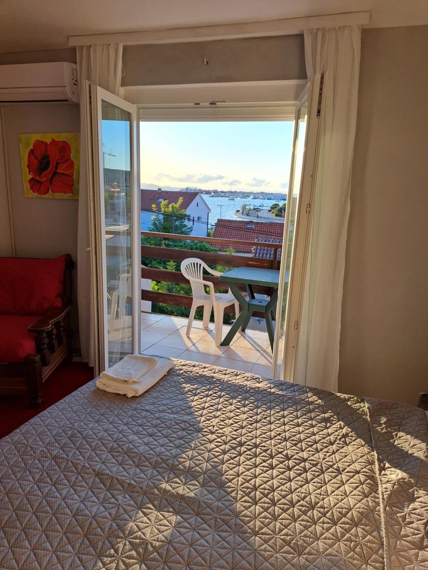 Apartmani Svitlana Sukošan 外观 照片